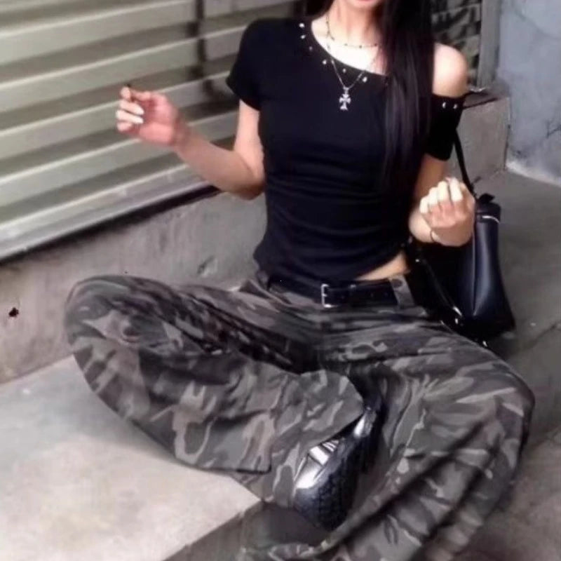 𝙊𝙛𝙛 𝙨𝙝𝙤𝙪𝙡𝙙𝙚𝙧 𝙩𝙚𝙚